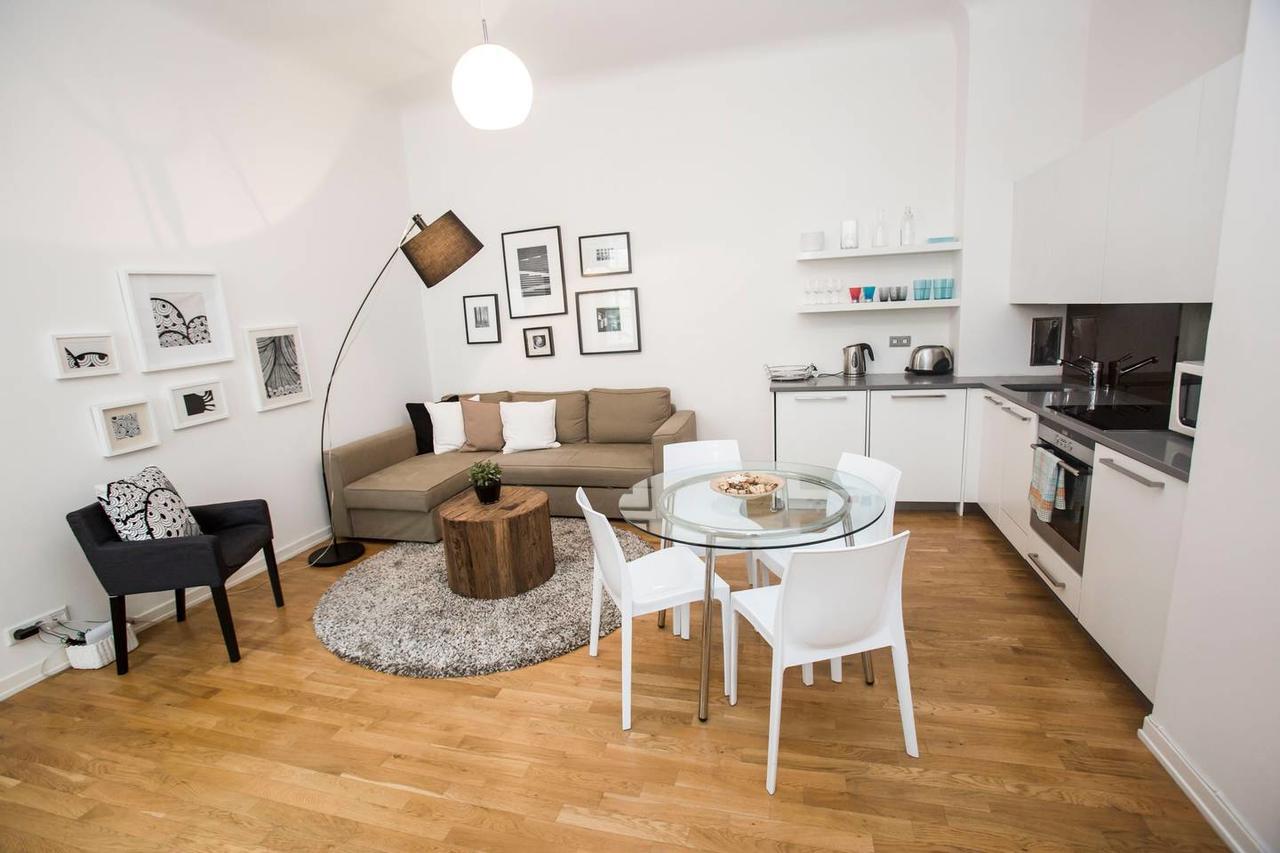 Quiet Apartment With Balcony Charles Bridge Прага Екстериор снимка