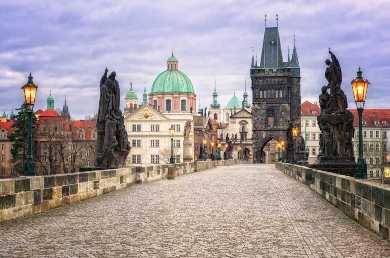 Quiet Apartment With Balcony Charles Bridge Прага Екстериор снимка